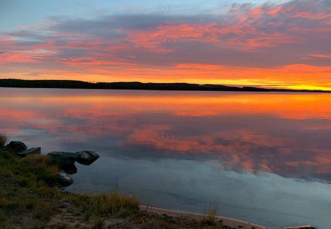 Stuga i Svärdsjö - Modern stuga vid vackra Hinsen sjön