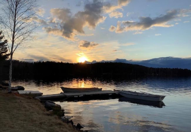 Stuga i Svärdsjö - Modern stuga vid vackra Hinsen sjön Stuga i Svärdsjö - Modern stuga vid vackra Hinsen sjön