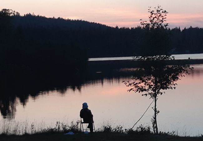Stuga i Svärdsjö - Modern stuga vid vackra Hinsen sjön Stuga i Svärdsjö - Modern stuga vid vackra Hinsen sjön
