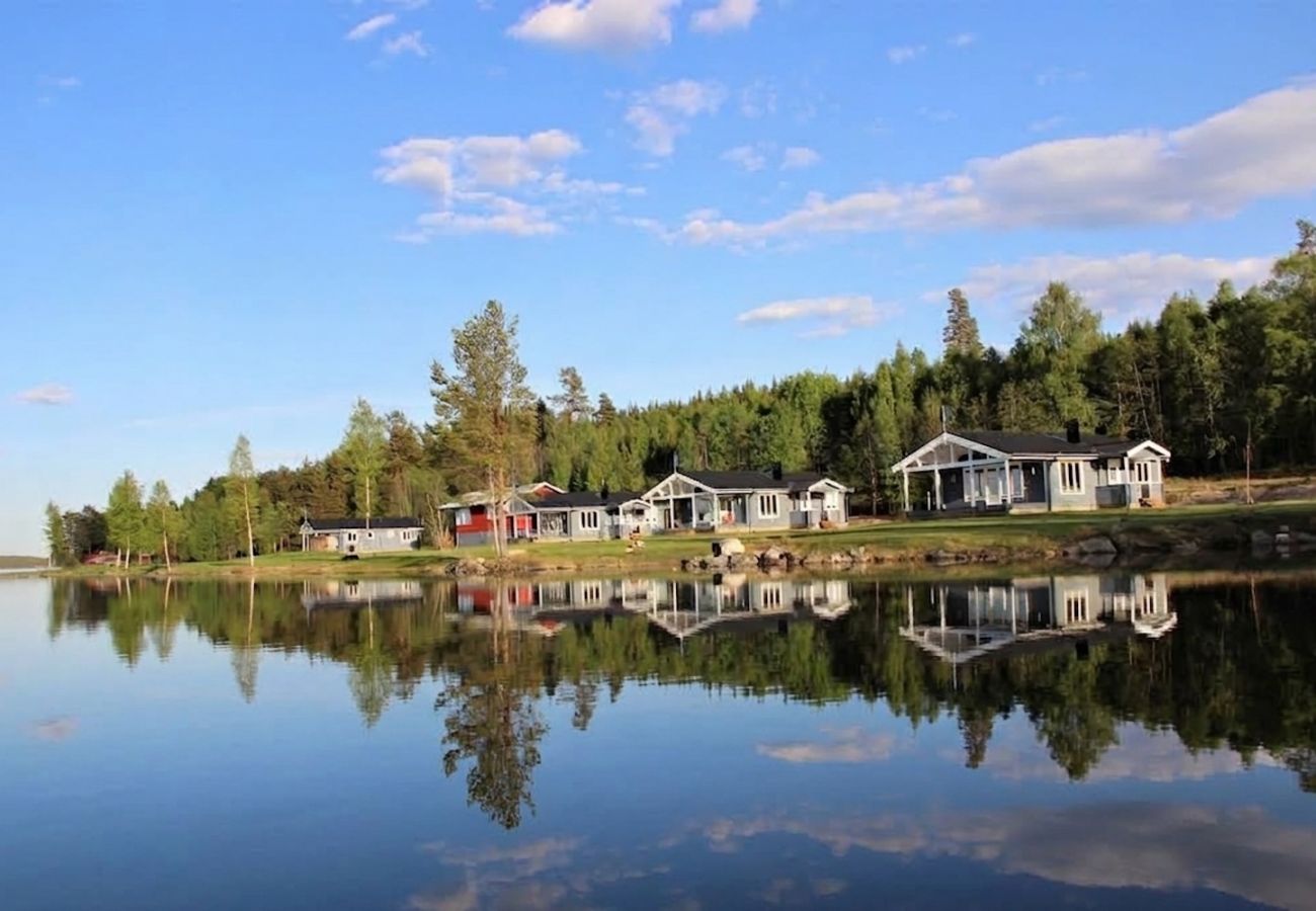 Stuga i Svärdsjö - Modern stuga vid vackra Hinsen sjön