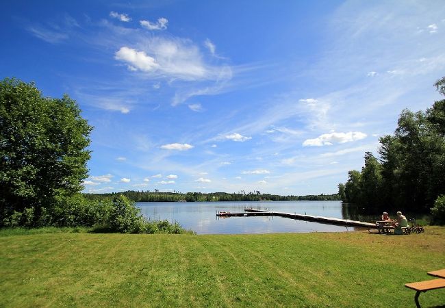 Stuga i Anneberg - Rödvit stuga på småländska höglandet