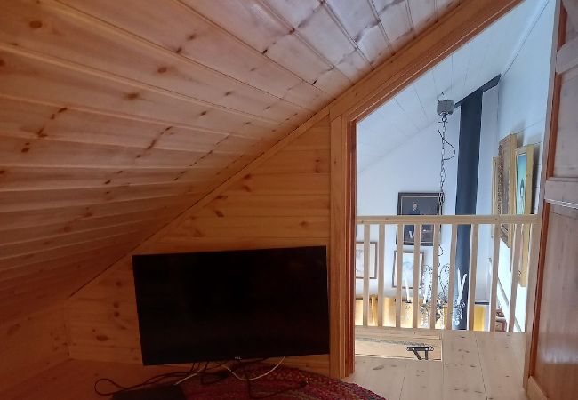 Stuga i Kil - Fin stuga vid vattnet i Alaska-liknande natur Stuga i Kil - Fin stuga vid vattnet i Alaska-liknande natur