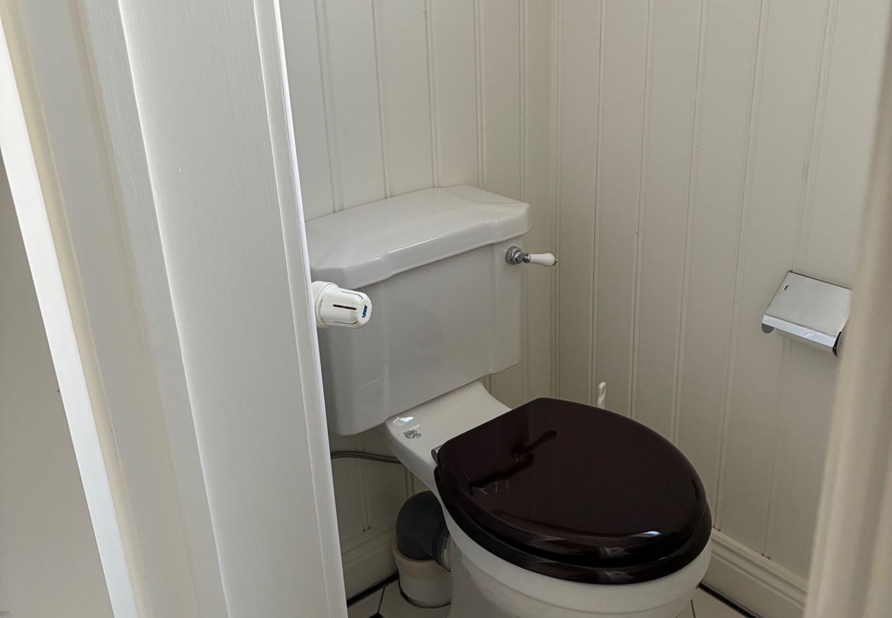 Stuga i Lysekil - Semester med fantastisk utsikt över Lysekil Stuga i Lysekil - Semester med fantastisk utsikt över Lysekil