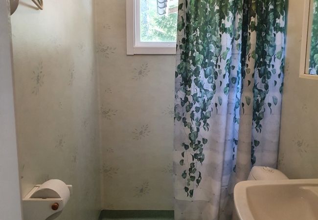 Stuga i Tived - Mysig stuga på tröskeln till Tivedens nationalpark Stuga i Tived - Mysig stuga på tröskeln till Tivedens nationalpark