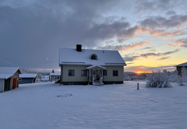 Stuga i Glommersträsk - Upplev Lappland i Glommersträsk