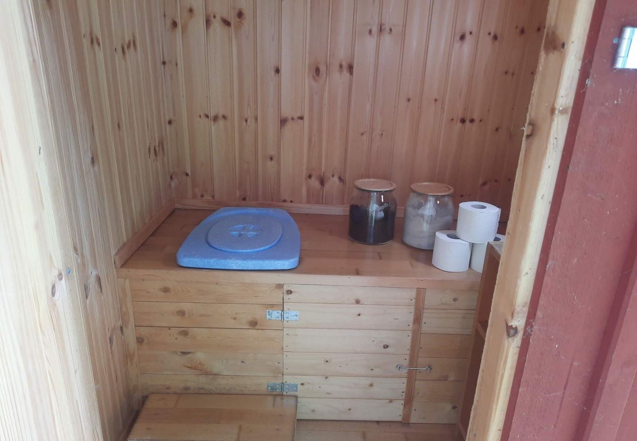 Stuga i Nora - Avskilt läge, tillbaka till naturen