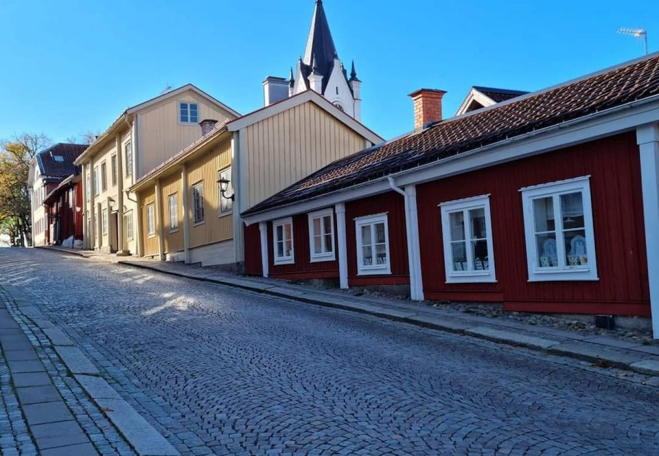 Stuga i Nora - Avskilt läge, tillbaka till naturen