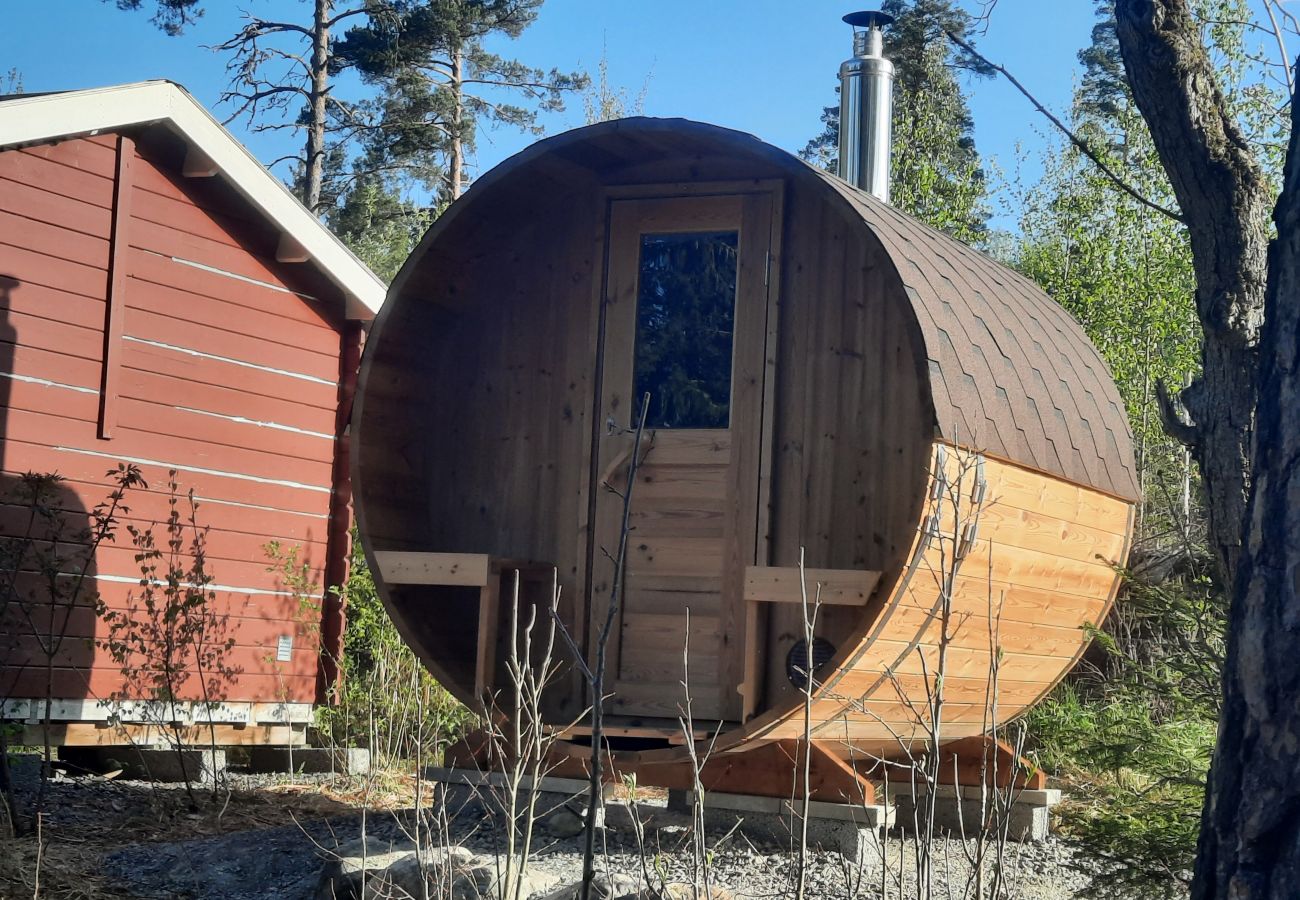 Stuga i Nora - Avskilt läge, tillbaka till naturen