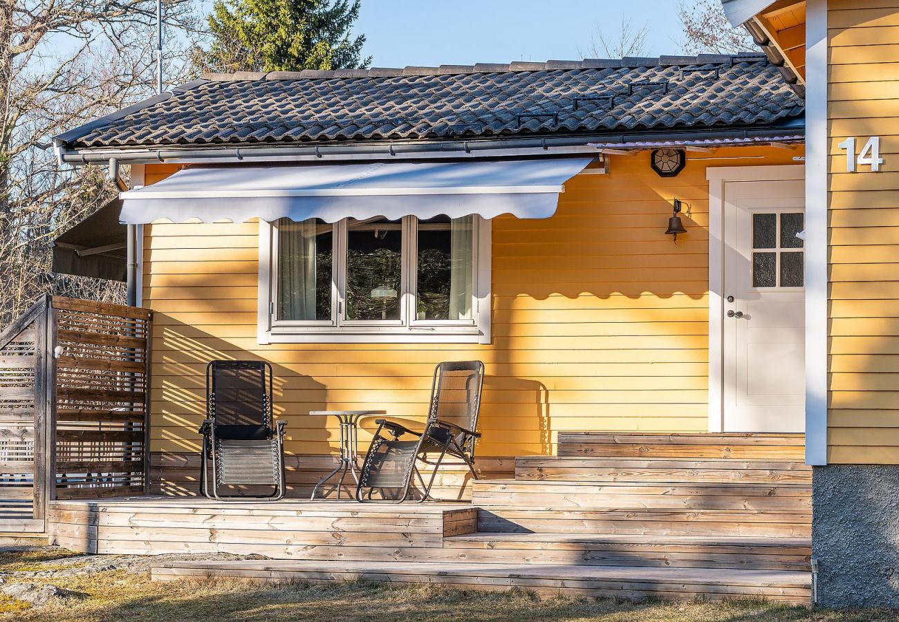 Stuga i Vålarö - Fantastiskt havsläge med pool på Vålarö