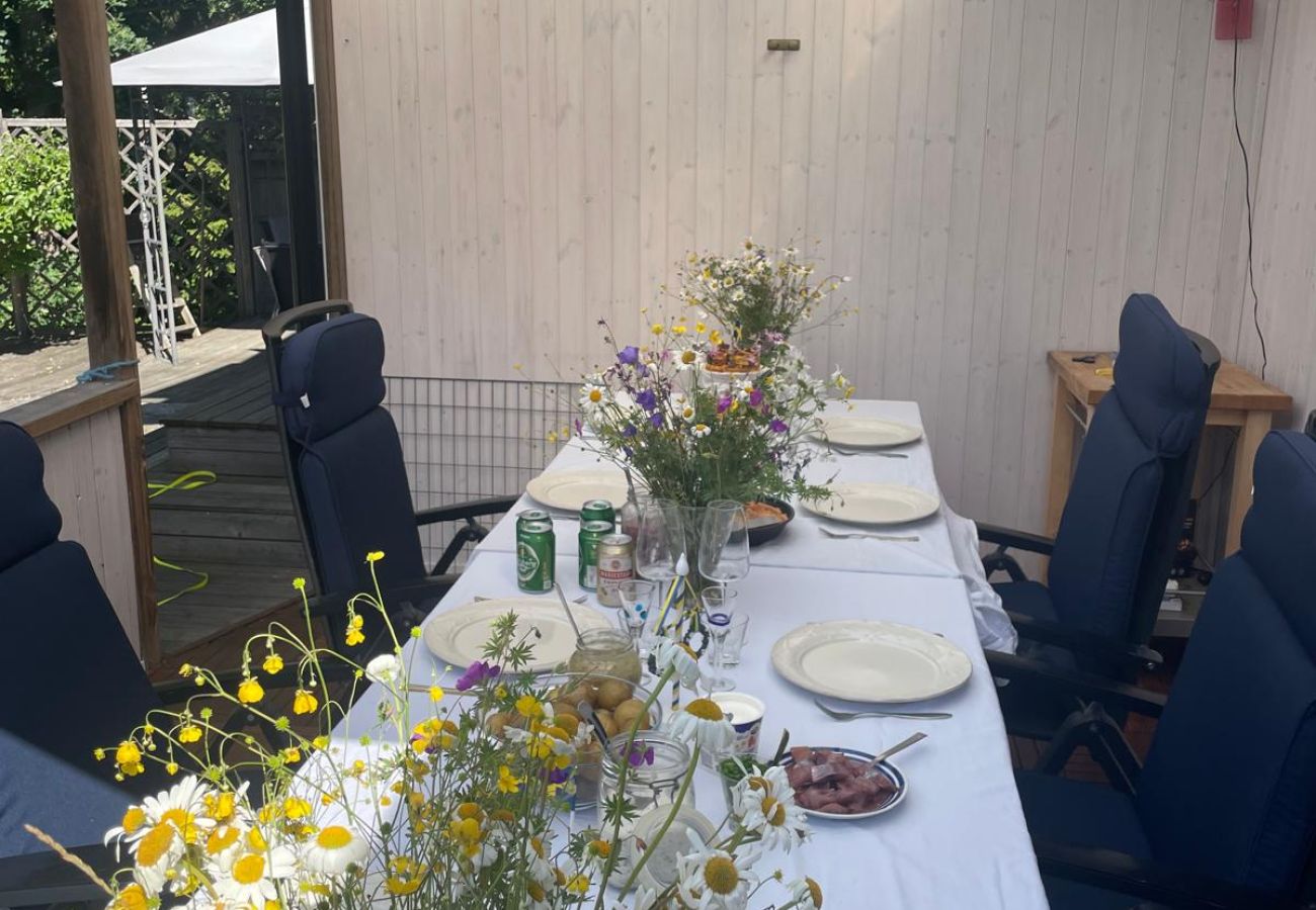 Stuga i Vålarö - Fantastiskt havsläge med pool på Vålarö