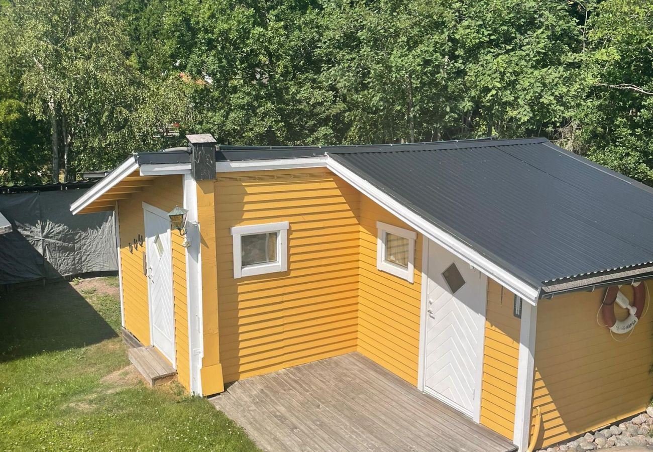 Stuga i Vålarö - Fantastiskt havsläge med pool på Vålarö