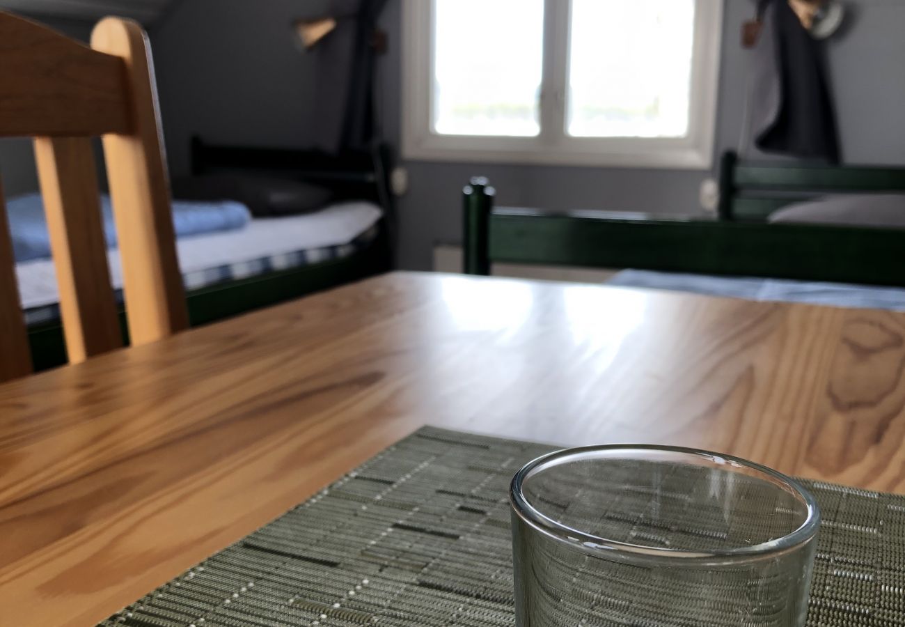 Stuga i Gargnäs - Mysig campingstuga vid vattnet med wifi
