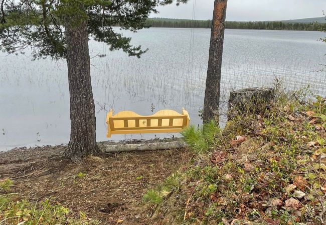 Stuga i Gargnäs - Mysig stuga vid sjön i Lappland