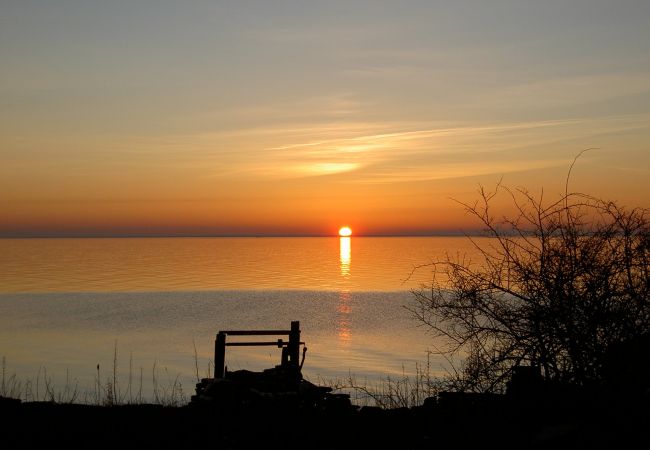 Stuga i Löttorp - Unikt boende vid havet på norra Öland Stuga i Löttorp - Unikt boende vid havet på norra Öland