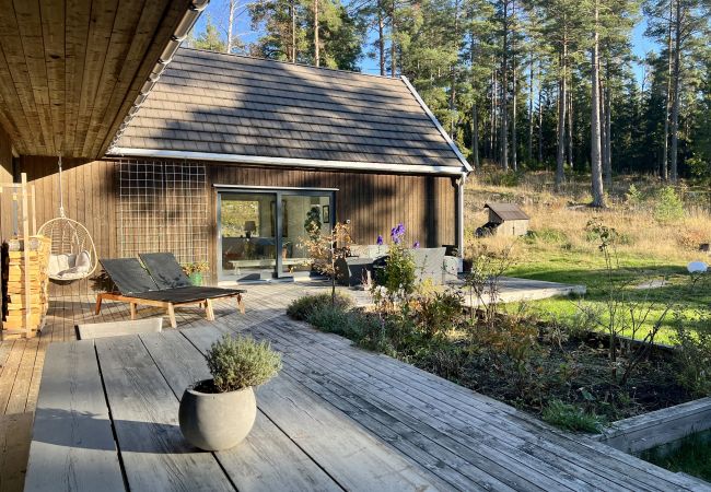 Stuga i Ingarö - Privat hus med havsutsikt, nära Stockholm Stuga i Ingarö - Privat hus med havsutsikt, nära Stockholm