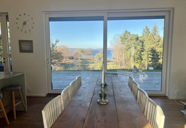 Stuga i Ingarö - Privat hus med havsutsikt, nära Stockholm Stuga i Ingarö - Privat hus med havsutsikt, nära Stockholm