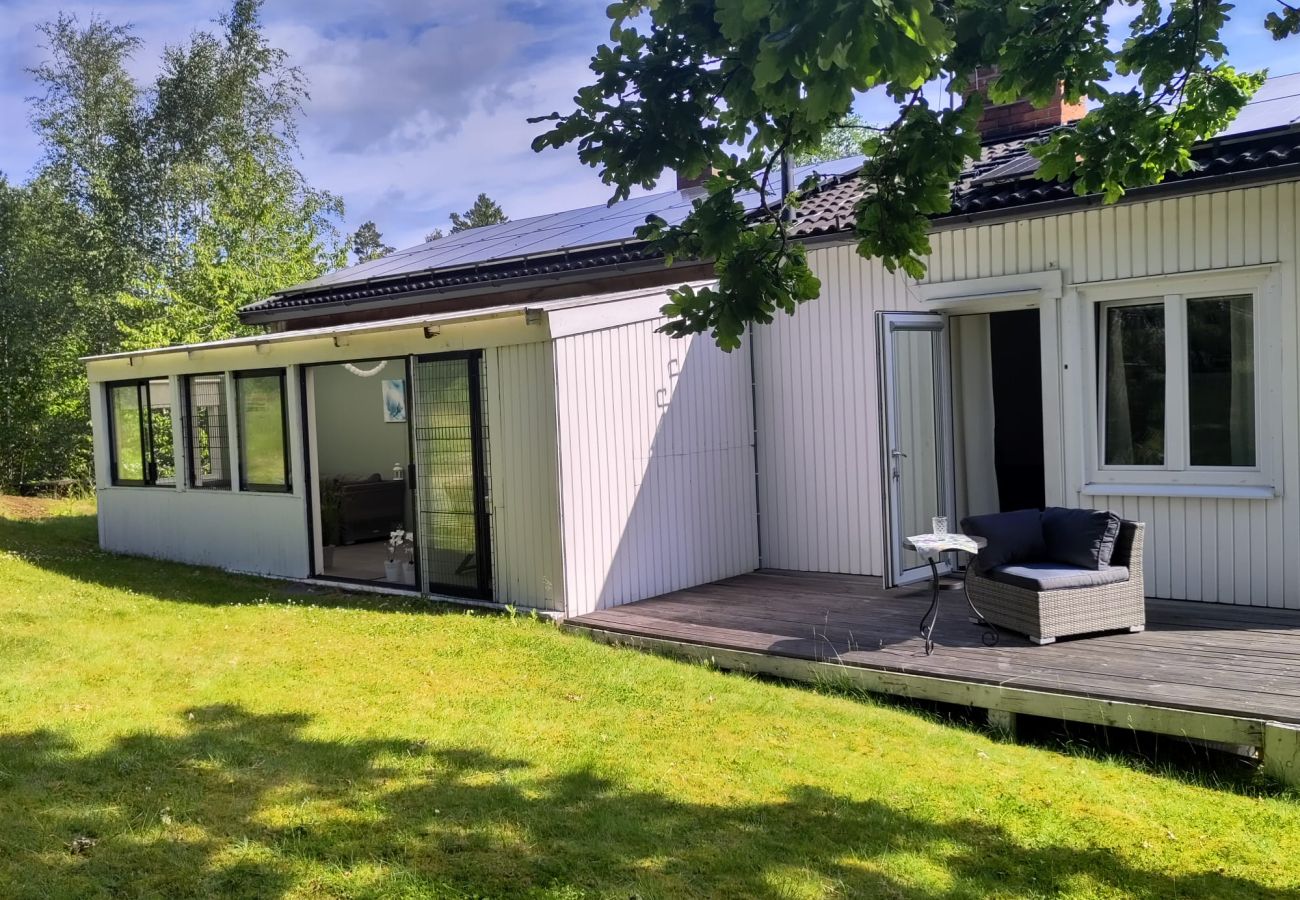 Stuga i Hälleforsnäs - Semester i slottens och herrgårdarnas land