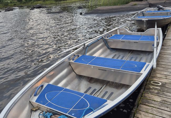 Stuga i Väckelsång - Semesterhus med sjöutsikt, pool och båt i Småland Stuga i Väckelsång - Semesterhus med sjöutsikt, pool och båt i Småland
