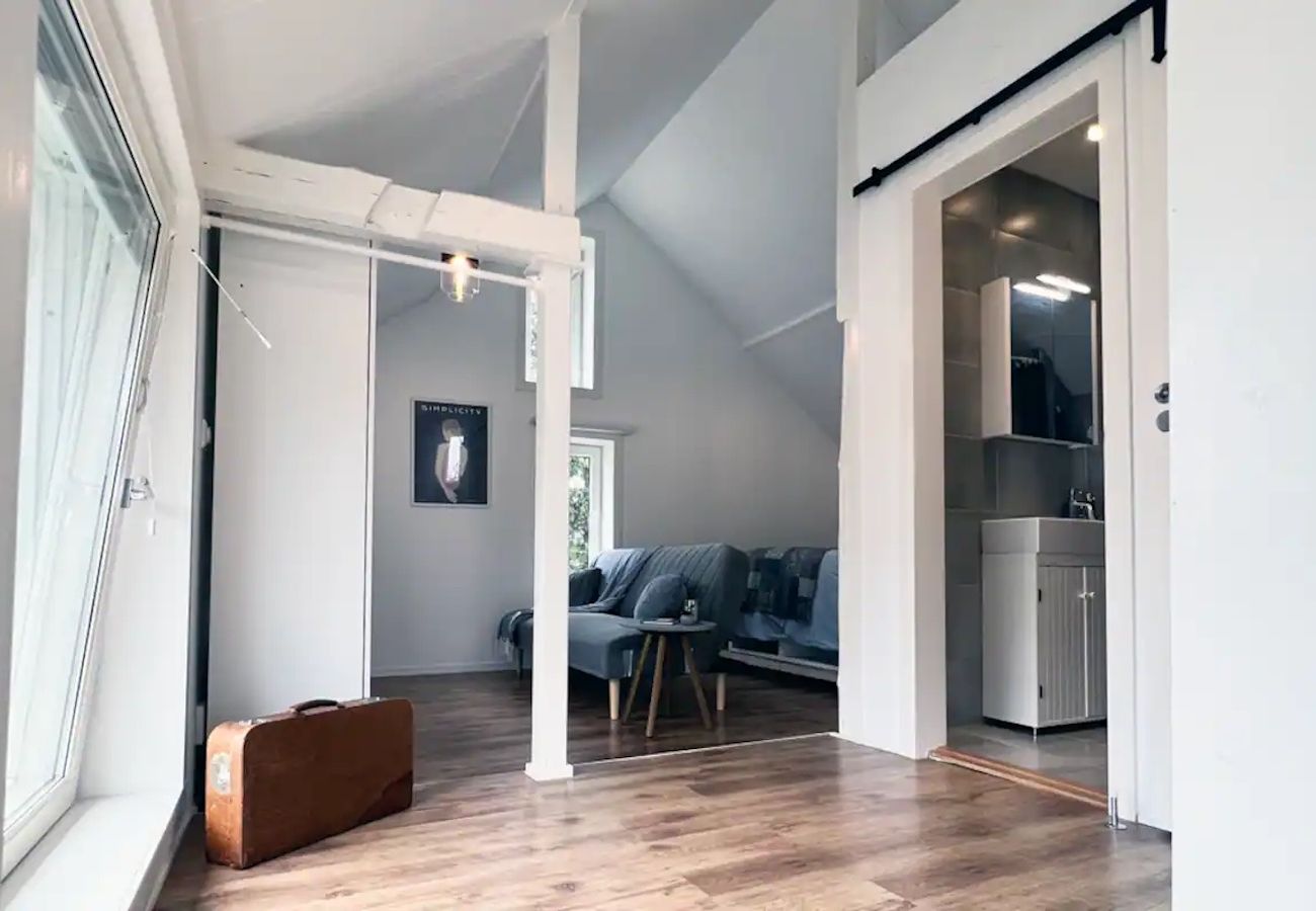 Stuga i Brottby - Hotellkänsla-stuga på landet och 30 minuter från centrala Stockholm