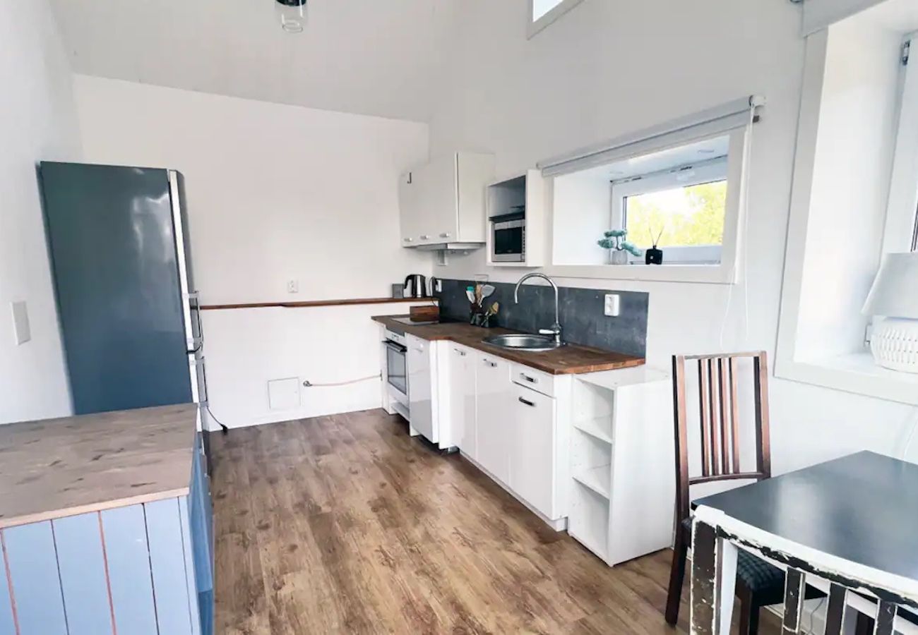 Stuga i Brottby - Hotellkänsla-stuga på landet och 30 minuter från centrala Stockholm