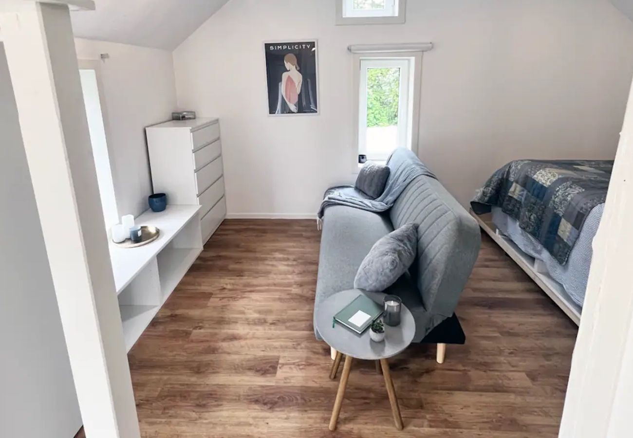 Stuga i Brottby - Hotellkänsla-stuga på landet och 30 minuter från centrala Stockholm