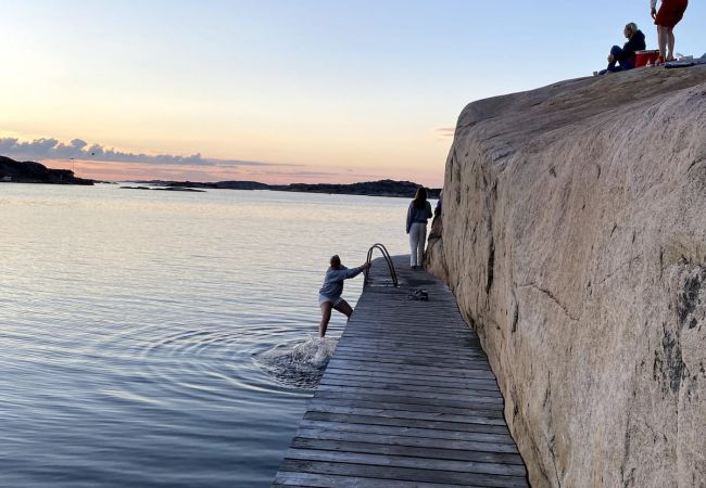 Stuga i Hunnebostrand - Exklusivt boende på västkusten nära Hunnebostrand Stuga i Hunnebostrand - Exklusivt boende på västkusten nära Hunnebostrand