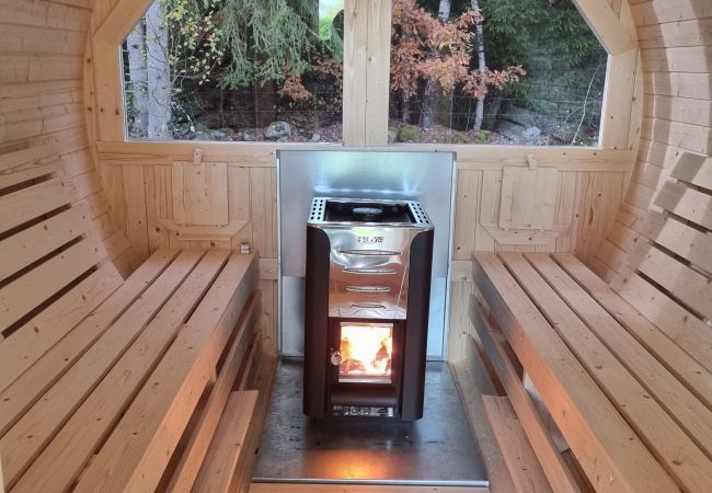 Stuga i Väckelsång - Drömläge vid sjön med pool, internet, bastu, kamin och  båt med elmotor Stuga i Väckelsång - Drömläge vid sjön med pool, internet, bastu, kamin och  båt med elmotor