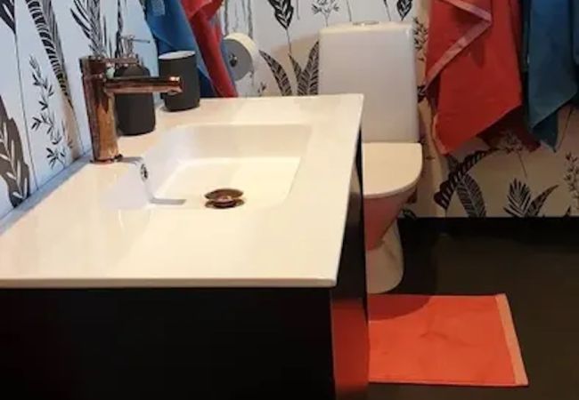 Stuga i Bäckefors - Toppstugan med milsvidd utsikt över sjöar och bergen Stuga i Bäckefors - Toppstugan med milsvidd utsikt över sjöar och bergen