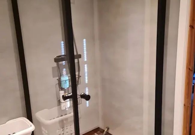 Stuga i Bäckefors - Modernt fritidshus med sjöblick, wifi och fantastiskt omgivning Stuga i Bäckefors - Modernt fritidshus med sjöblick, wifi och fantastiskt omgivning