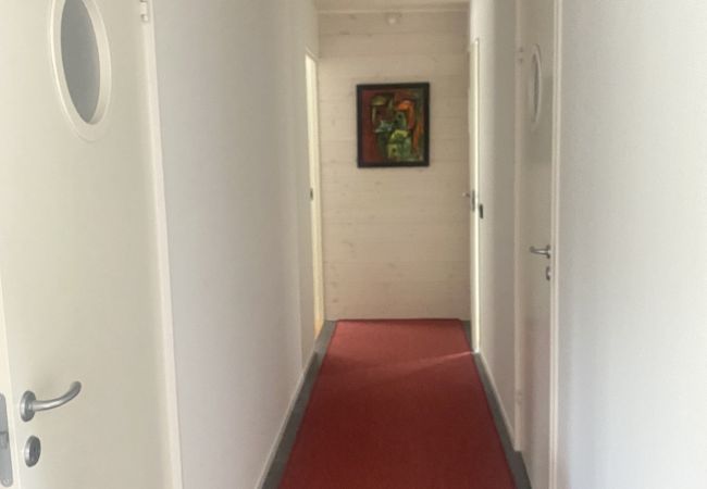 Stuga i Vissefjärda - Stort modernt semesterhus mitt i skogen och vid sjön med en enorm altan Stuga i Vissefjärda - Stort modernt semesterhus mitt i skogen och vid sjön med en enorm altan