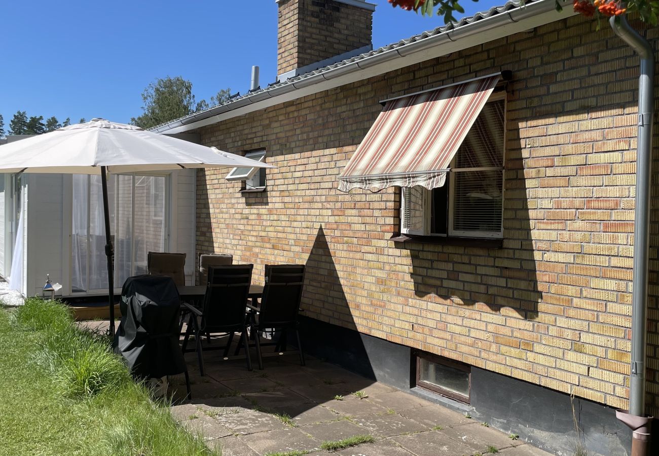 Stuga i Lönneberga - Fritidshus med hotellkänsla i Lönneberga