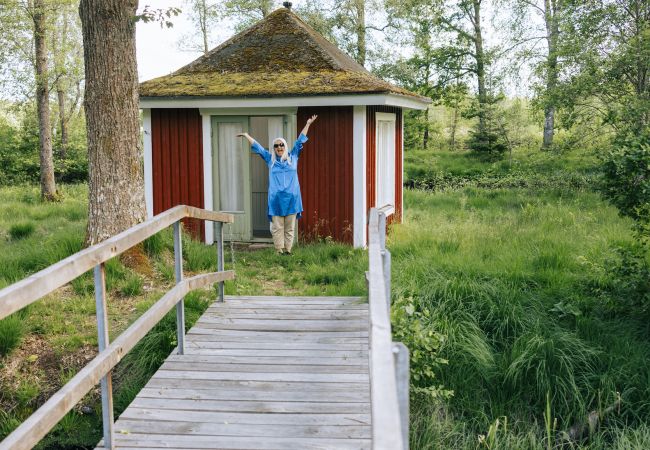 Stuga i Annerstad - Kärleksfullt inrett sjönära semesterhus vid floden, perfekt för fiske och avkoppling Stuga i Annerstad - Kärleksfullt inrett sjönära semesterhus vid floden, perfekt för fiske och avkoppling