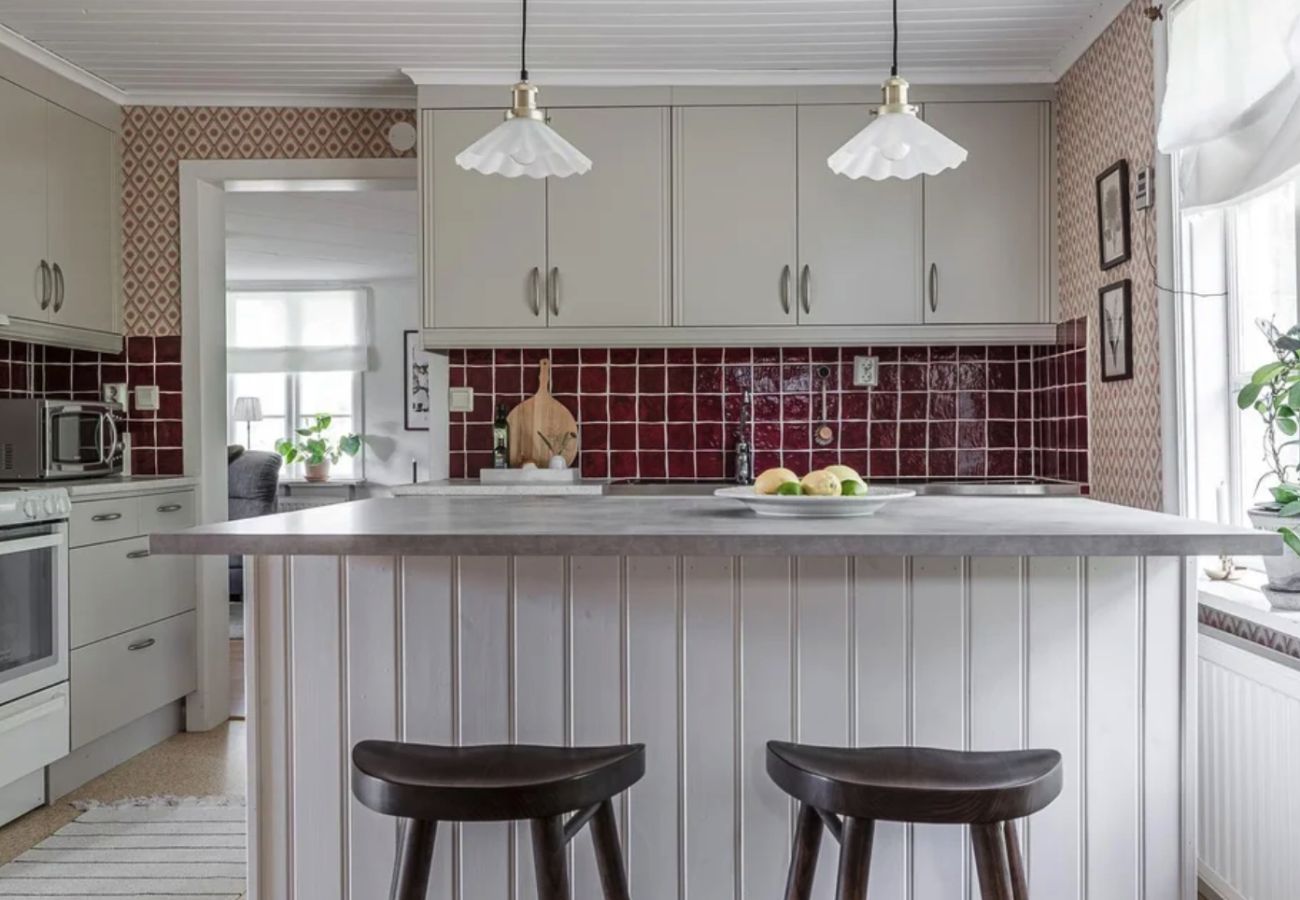 Stuga i Mariannelund - Semesterhus i idylliska Mariannelund omgivet av skog