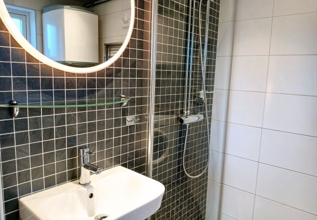 Stuga i Grödinge - Modernt fritidshus med internet, nära havet utanför Stockholm Stuga i Grödinge - Modernt fritidshus med internet, nära havet utanför Stockholm