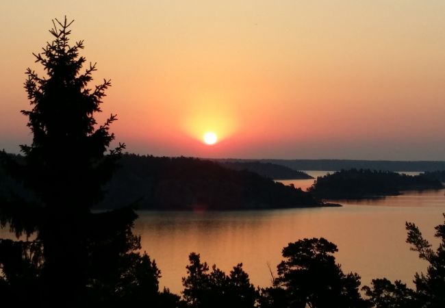 Stuga i Tyresö - Drömläge med havsutsikt i naturreservatet i Stockholms skärgård Stuga i Tyresö - Drömläge med havsutsikt i naturreservatet i Stockholms skärgård