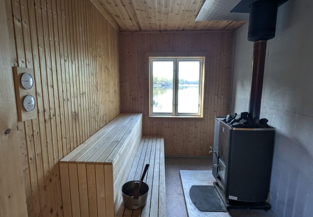 Stuga i Figeholm - Unikt äventyr mitt i skärgården