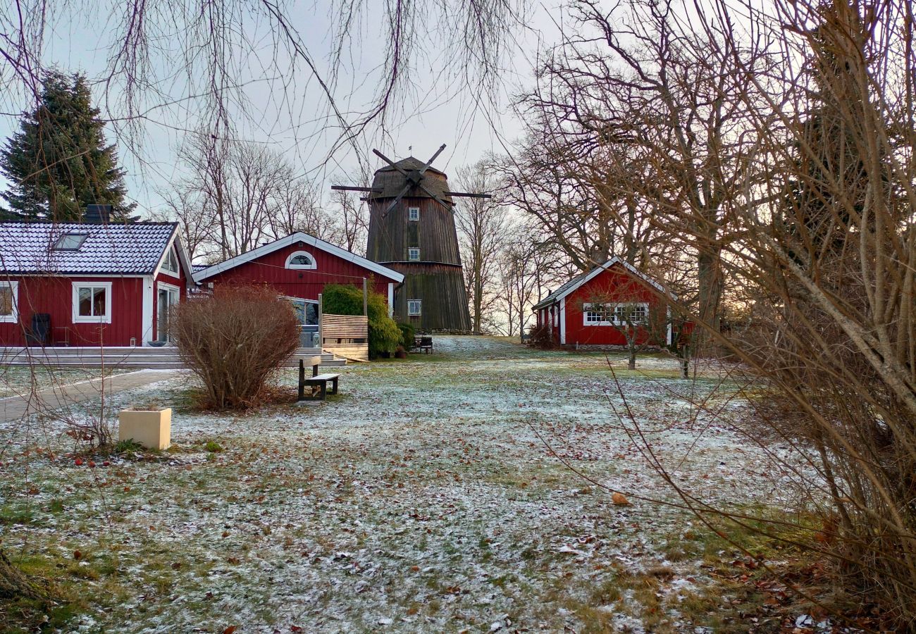 Stuga i Ljungbyholm - Unikt, lyxigt fritidshus med historisk stil