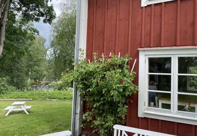 Stuga i Kopparberg - Mysigt familjevänligt semesterhus i Bergslagen perfekt för semestern och avkoppling! Stuga i Kopparberg - Mysigt familjevänligt semesterhus i Bergslagen perfekt för semestern och avkoppling!
