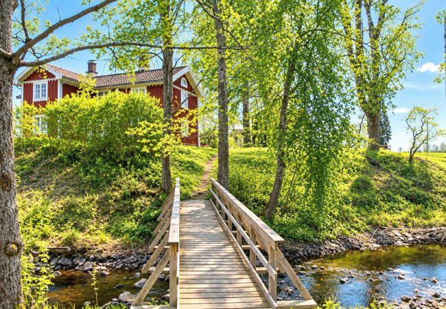 Stuga i Kopparberg - Mysigt familjevänligt semesterhus i Bergslagen perfekt för semestern och avkoppling!