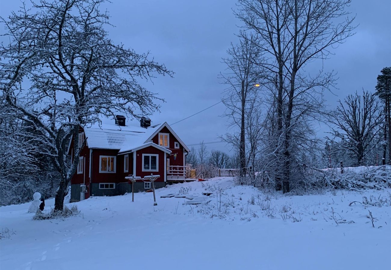 Stuga i Berga - Mysigt fritidshus i Småland