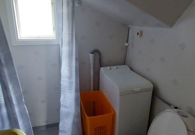 Stuga i Alsterbro - Stuga på landet norr om Kalmar Stuga i Alsterbro - Stuga på landet norr om Kalmar