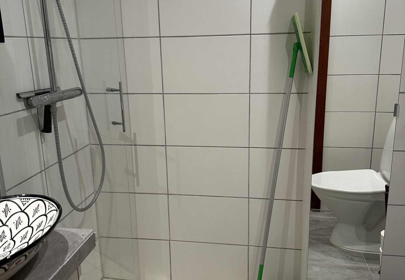 Stuga i Mölnbo - Fullt utrustat fritidshus med underbar sjöutsikt 40 minuter utanför Stockholm