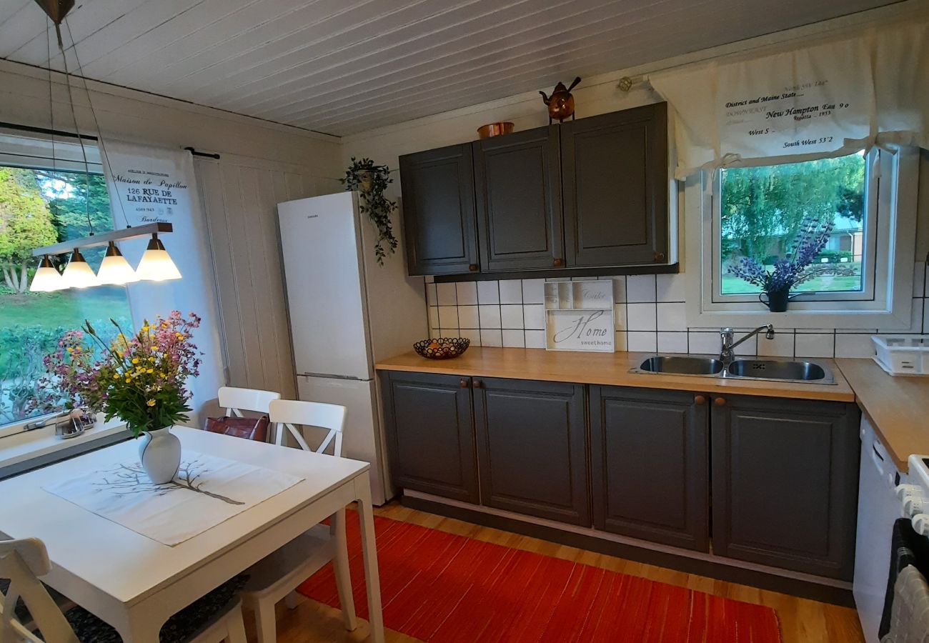 Stuga i Billingsfors - Hemtrevligt semesterhus nära Laxsjön i vackra Dalsland