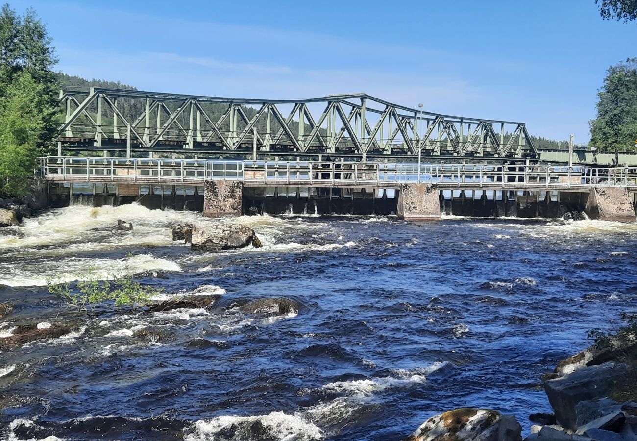 Stuga i Billingsfors - Hemtrevligt semesterhus nära Laxsjön i vackra Dalsland