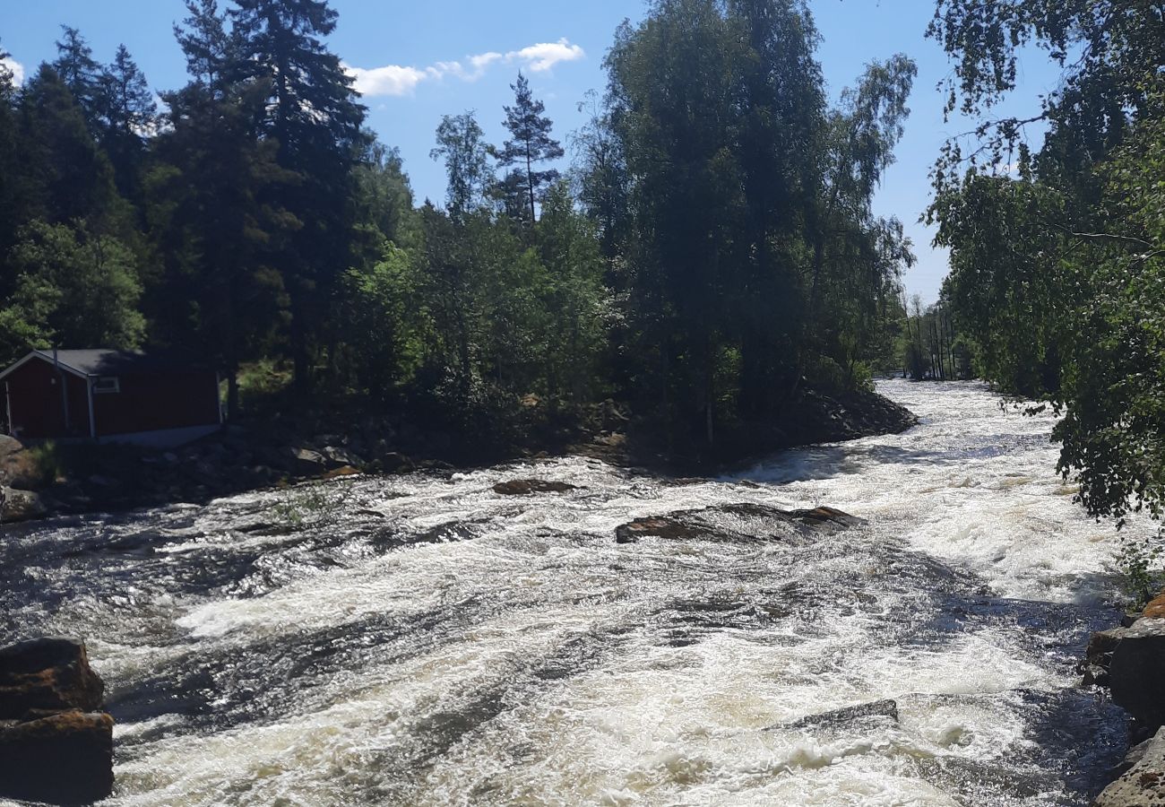 Stuga i Billingsfors - Hemtrevligt semesterhus nära Laxsjön i vackra Dalsland