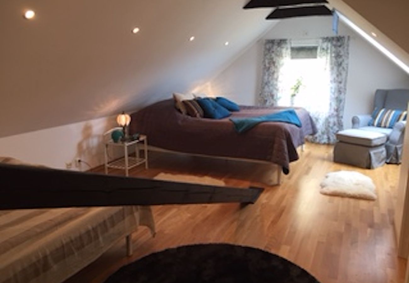 Lägenhet i Visby - Takvåning mitt i Visby med charm och perfekt läge!