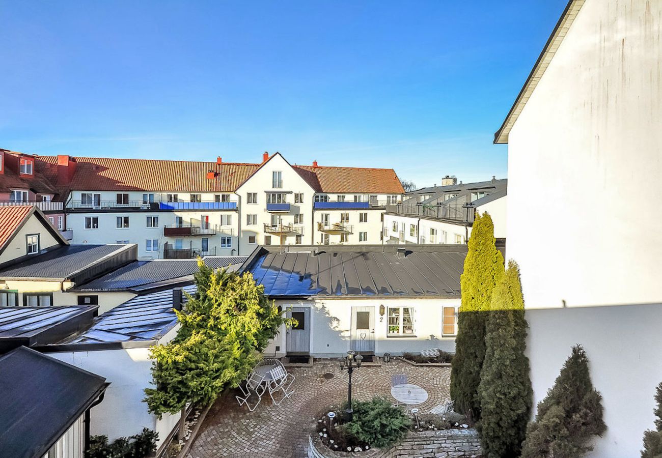 Lägenhet i Visby - Takvåning mitt i Visby med charm och perfekt läge!