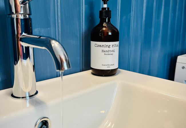 Stuga i Vretstorp - Charmigt, renoverat fritidshus i avskilt läge några minuter från sjön Stuga i Vretstorp - Charmigt, renoverat fritidshus i avskilt läge några minuter från sjön