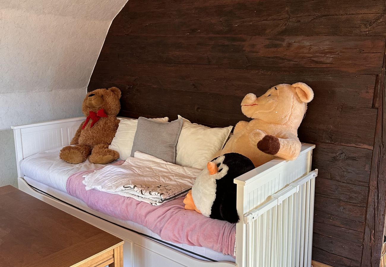 Stuga i Tingsryd - Naturskön stuga i småländska skogen med närhet till sjö