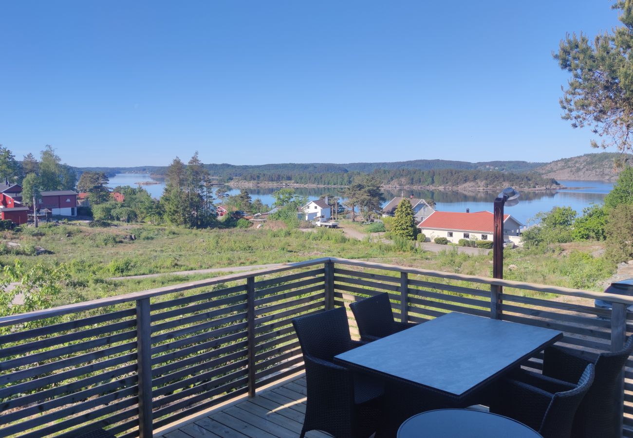 Stuga i Uddevalla - Semester på västkusten vid fjorden med havsutsikt